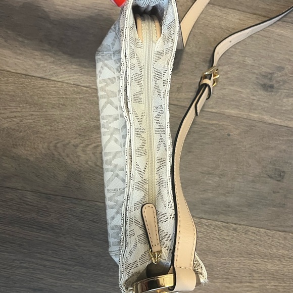 MICHAEL Michael Kors crossbody - Picture 7 of 11